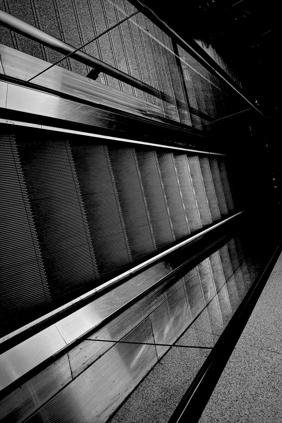 不用买理光！我是如何用手机拍摄森山大道风格照片的插图2