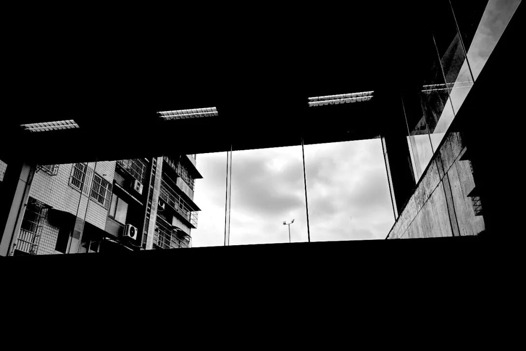 不用买理光！我是如何用手机拍摄森山大道风格照片的插图3